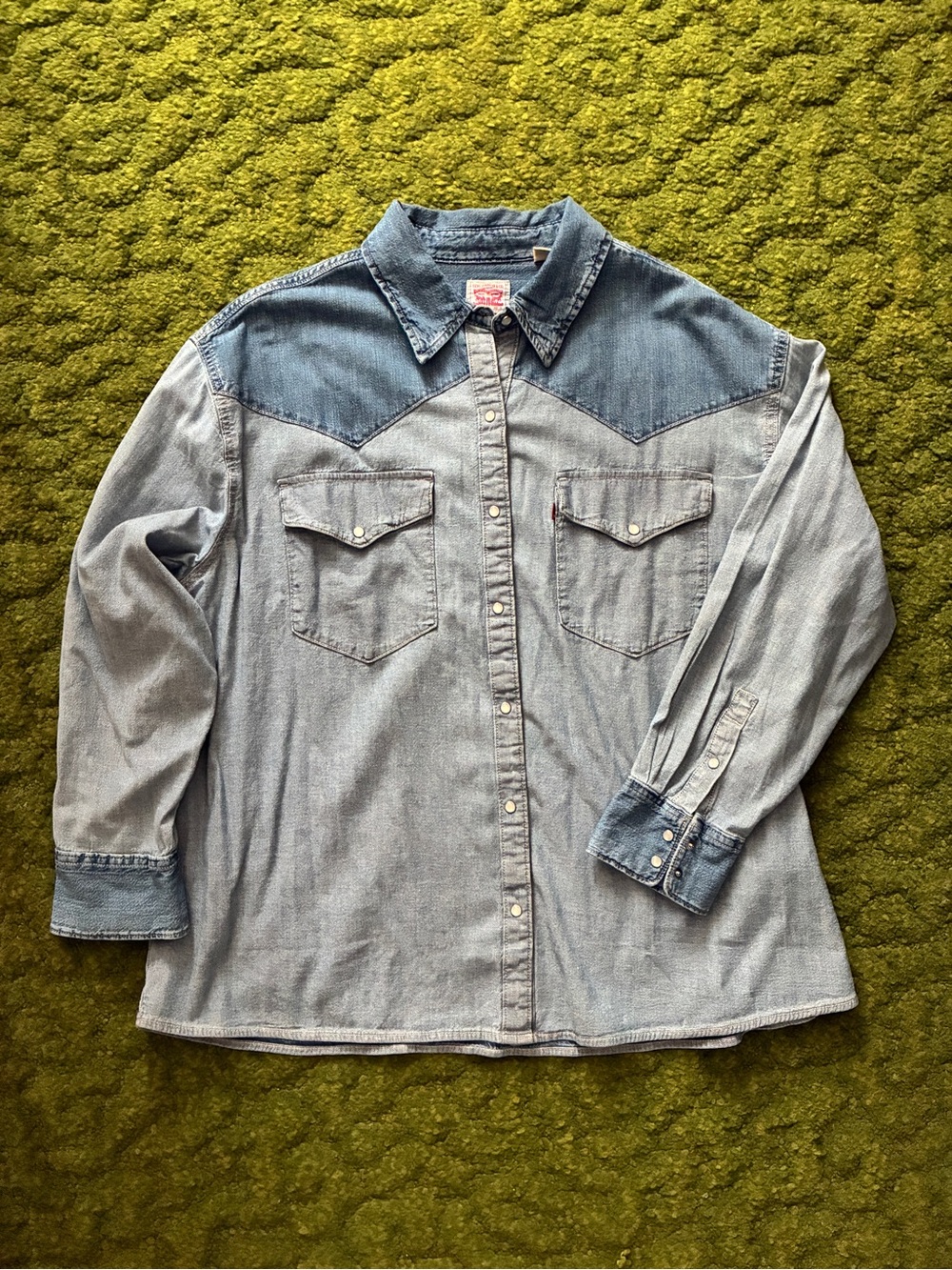 Levi’s Two-Tone Denim Western Shirt - Picture 3 of 10